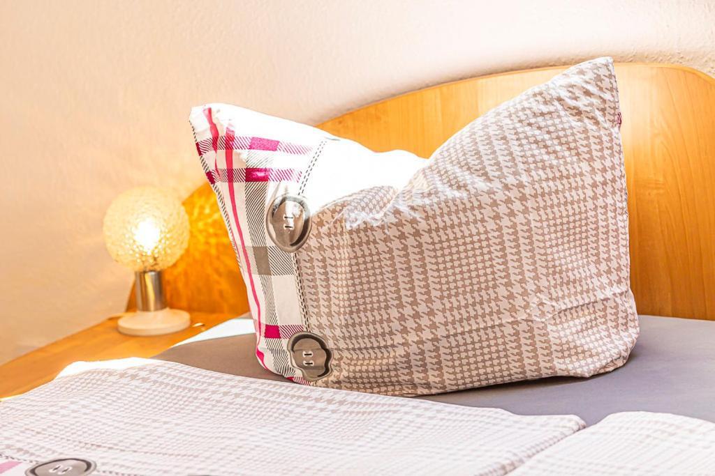 Ferienwohnung Am Walnussbaum Parchtitz Buitenkant foto